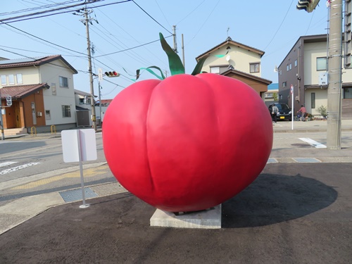 造形物　エフレタン造形　のののんのん 看板　トマトオブジェオブジェ